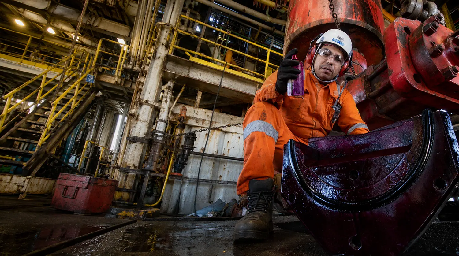 Estrutura imersiva em Macaé que recria condições reais de operação offshore para treinamento